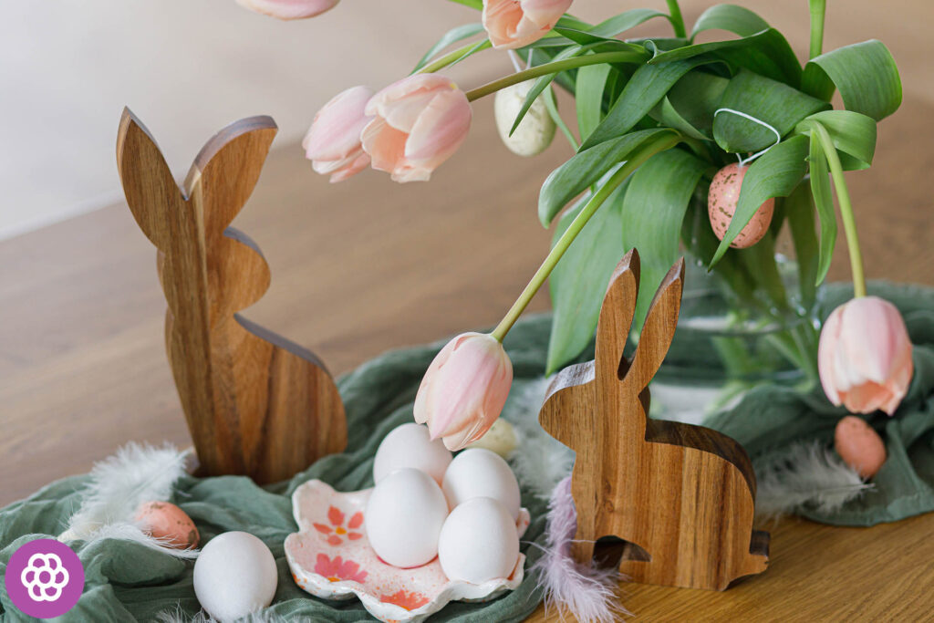 miten koristella pöytä pääsiäiseksi